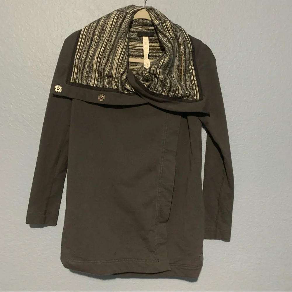 lululemon athletica Gray Asymmetrical Button-Up Sweater Tunic